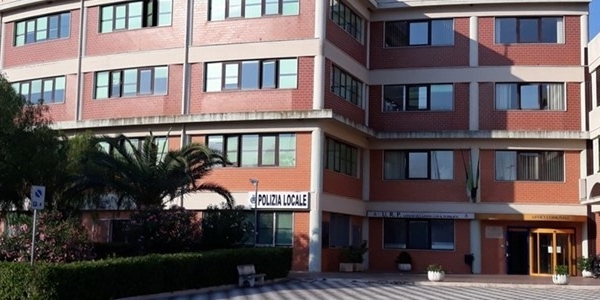 Percorso tattile per l’accessibilità al municipio di Massafra