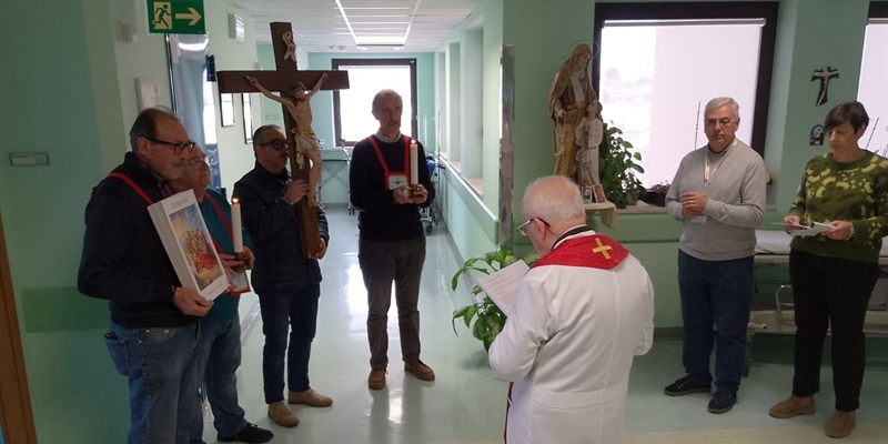 Fede e conforto in corsia: Via Crucis al San Pio di Castellaneta