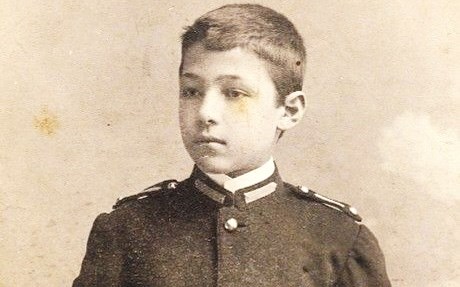 Rodolfo, 11 anni, con la divisa del collegio di Perugia