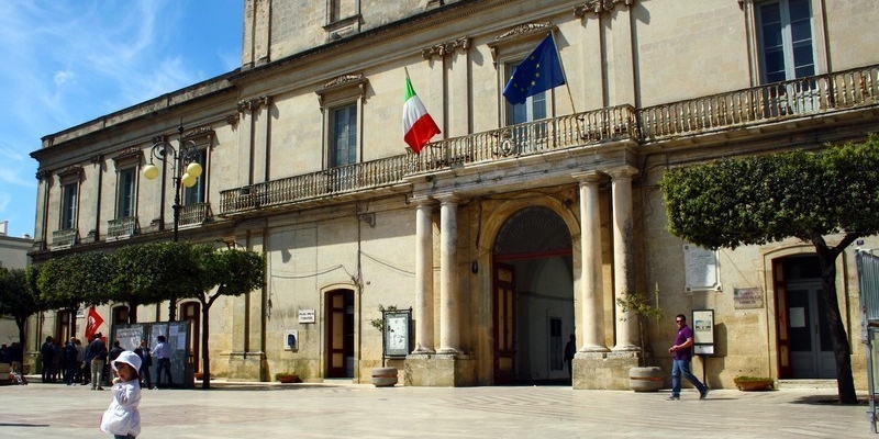 Nuovo spazio all'aperto per la lettura con la «Festa di Primavera in Piazza»