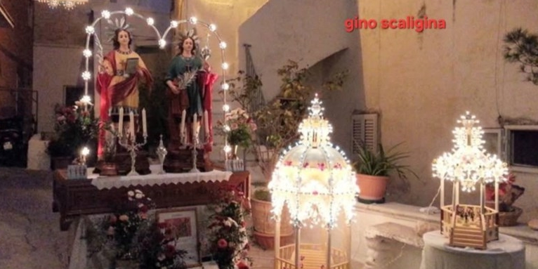 Santi Medici, le statue di Vico Chiefa in processione