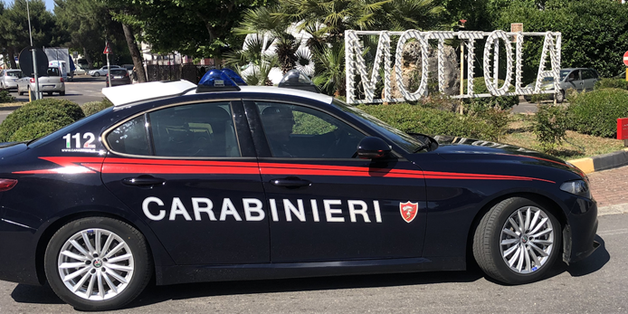 Minacce e violenze in un'azienda di Mottola: 3 arresti