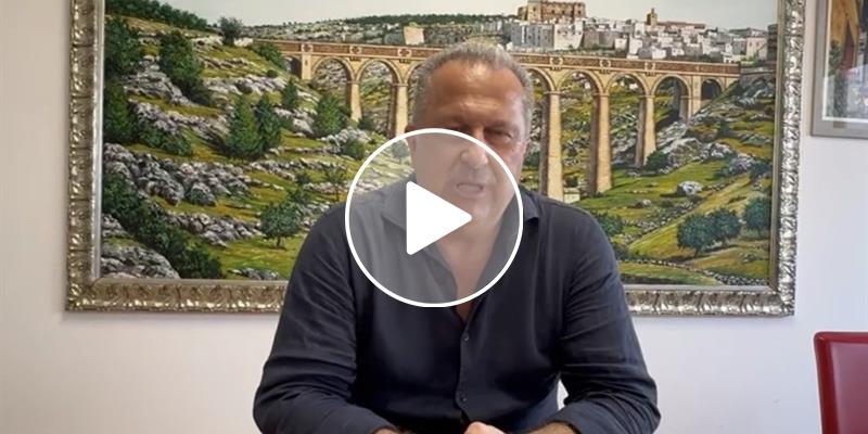 Incendio in pineta, parla il sindaco: «Ore drammatiche ma siamo fuori pericolo»