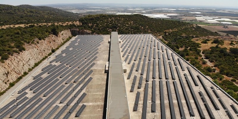 Rinnovato e ampliato il fotovoltaico di Aqp: il sole solleva l’acqua e migliora l’aria