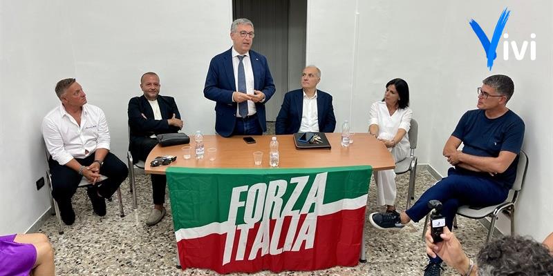 Taglio del nastro per la nuova sede di Forza Italia di Massafra