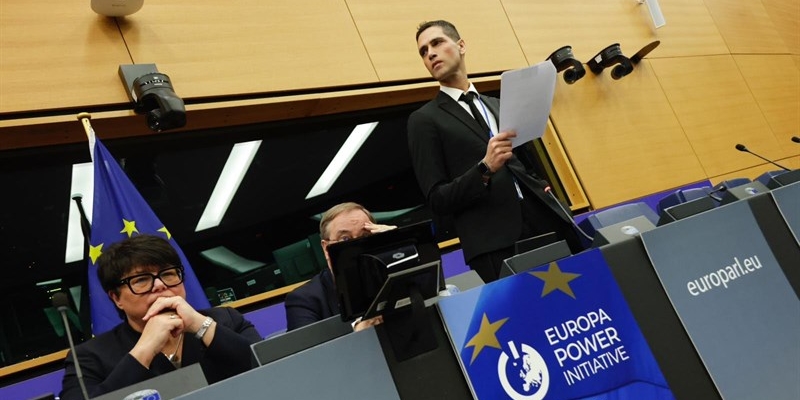 Fabio Mancini al Parlamento Europeo: ha letto la Dichiarazione di Strasburgo nella Founding Assembly of Europa Power Initiative