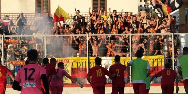 Stadio chiuso per cori razzisti durante Massafra-Bisceglie