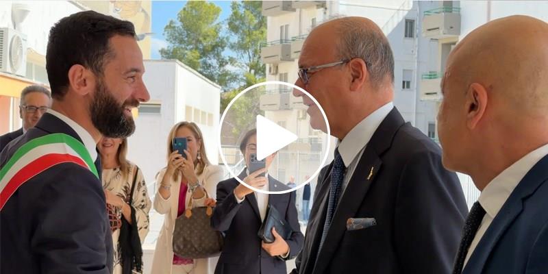 Valditara a Castellaneta: il ministro dell'istruzione tra i banchi del "Mauro Perrone"