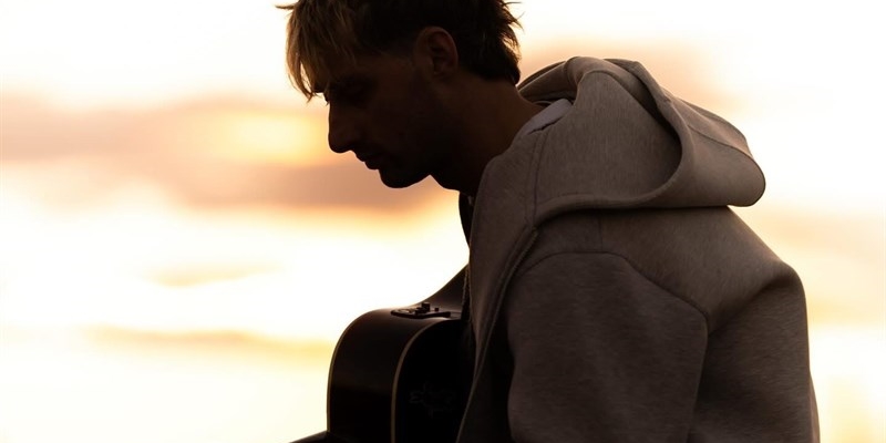 Ecco «tutta la notte»: fuori ora il primo inedito di un cantante mottolese